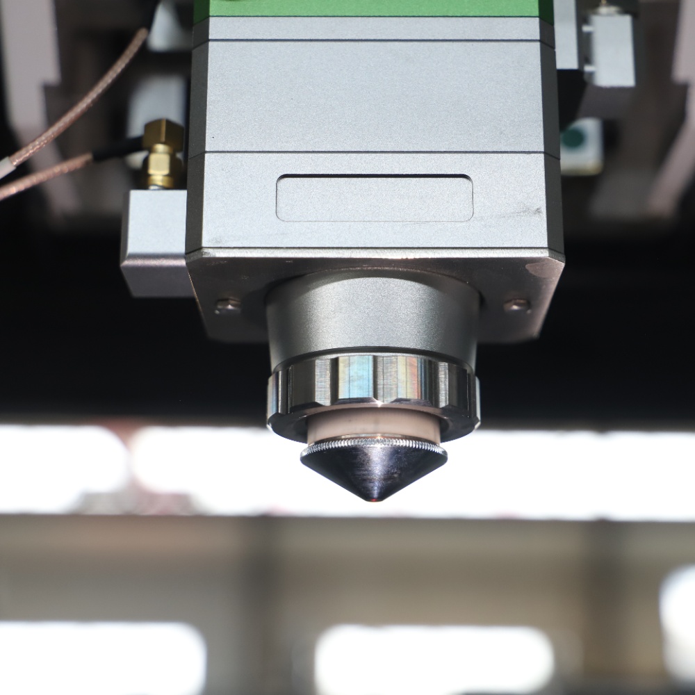 Machine de découpe laser à fib - Industrial Fiber Laser Cutting Machine avis et prix
