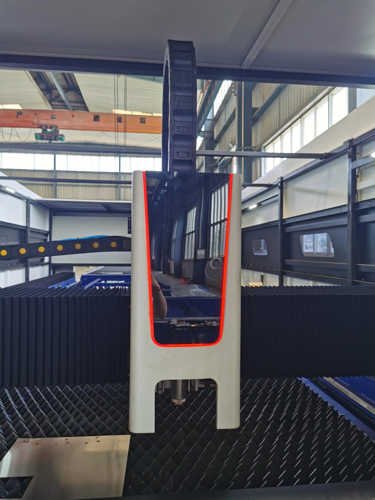 Machine de découpe laser à fib - Industrial Fiber Laser Cutting Machine avis et prix
